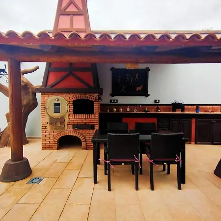Ferienhaus In Adeje Mit Beheiztem Pool 펜션